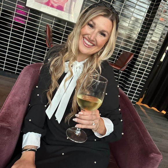 Meet your Posher, Megan - Picture 1 of 1